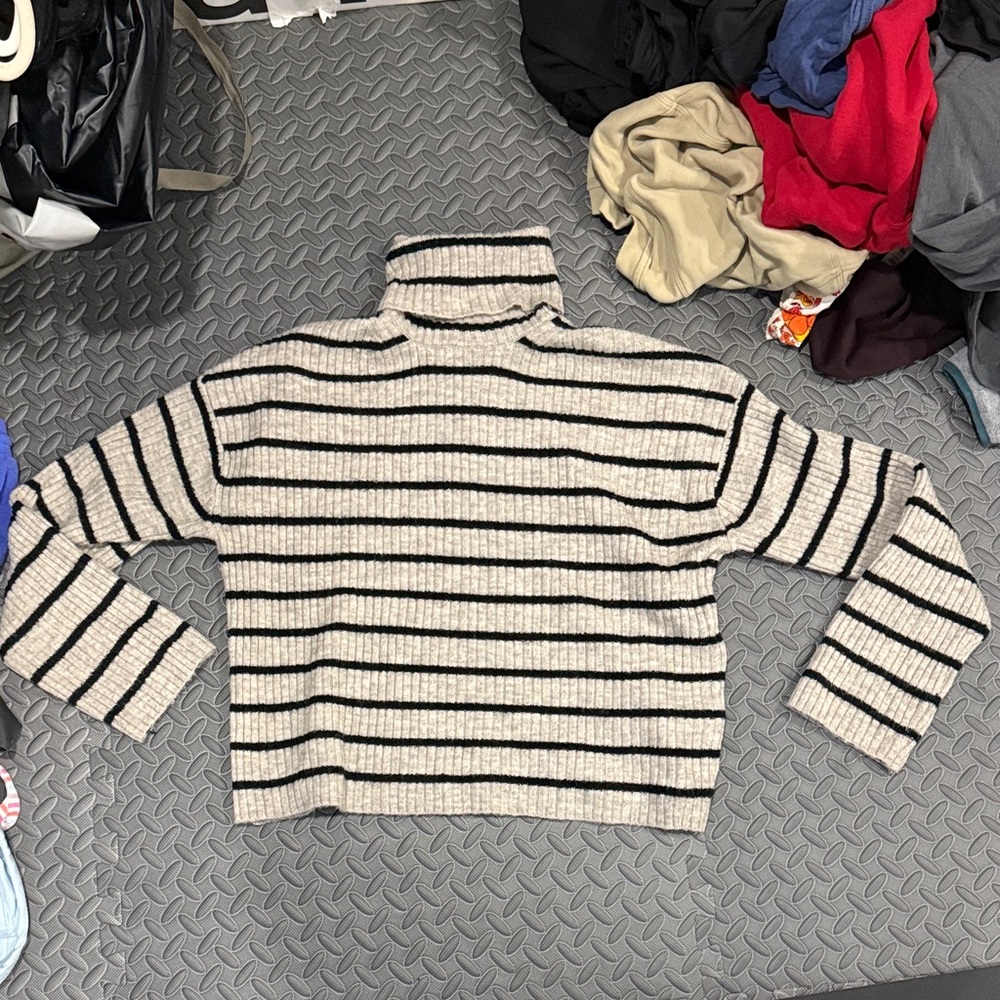 H&M Black and Cream Knit Turtleneck